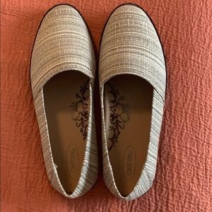 Aetrex Kylie Slip On - Black Stripe Women’s 7.5-8